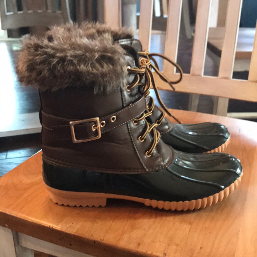 Duck boots